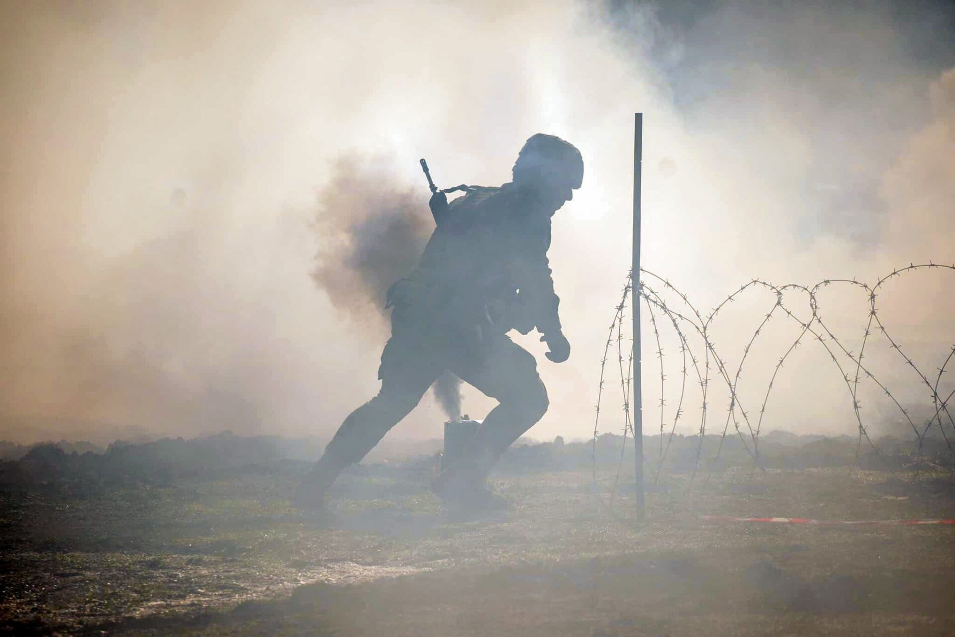 La Comisión Europea publica una guía sobre el plan de rearme europeo: más hombres de negro y deuda pública