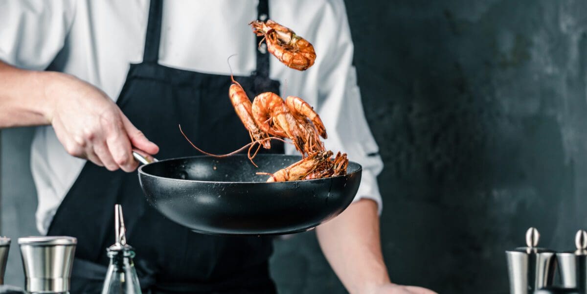 Frische Tiger Garnelen (Chef Koch in der Küche)