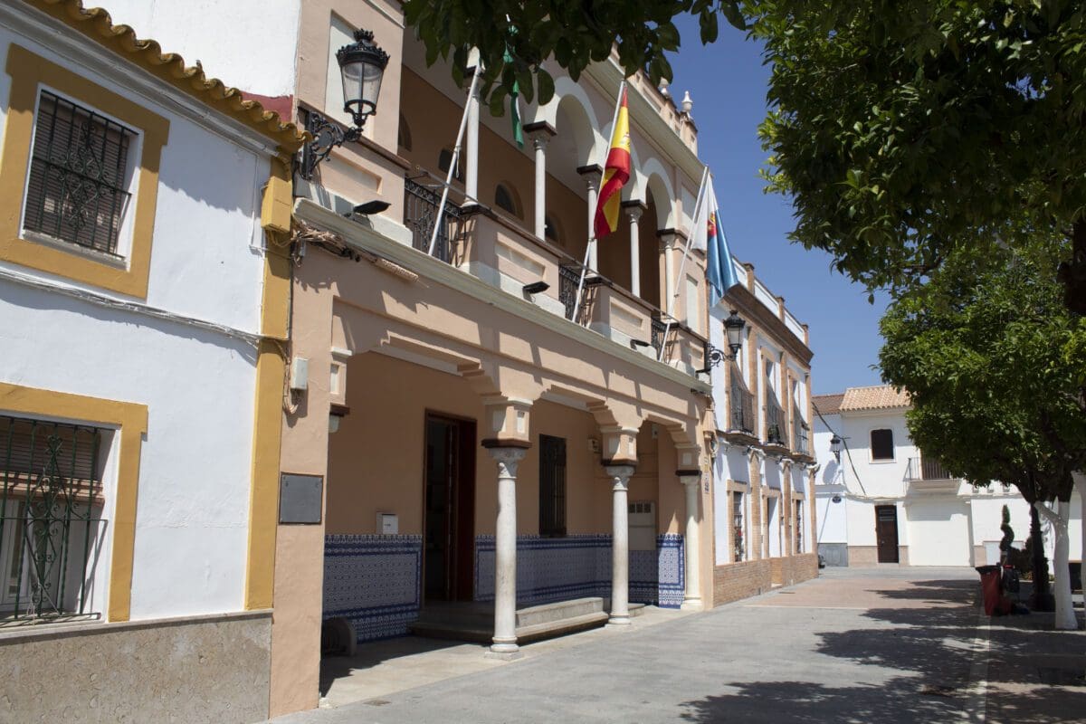 Fachada del Ayuntamiento de La Rinconada | TuPeriódico