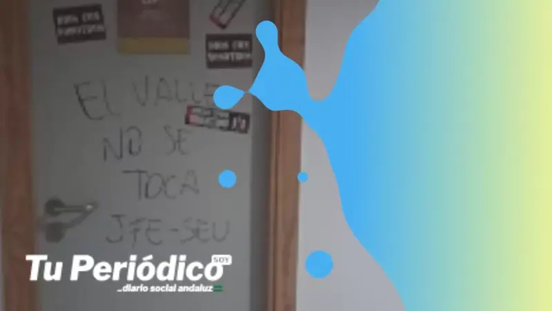 Vandalizan la puerta del despacho de Joaquín Urías en la Universidad