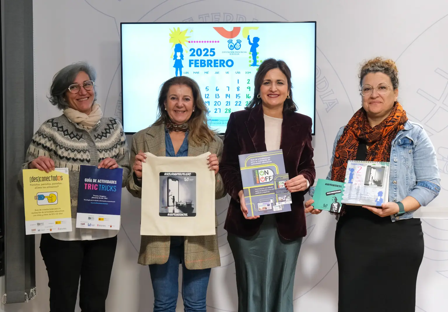 Diputación presenta sus programas para prevenir el uso inadecuado de internet