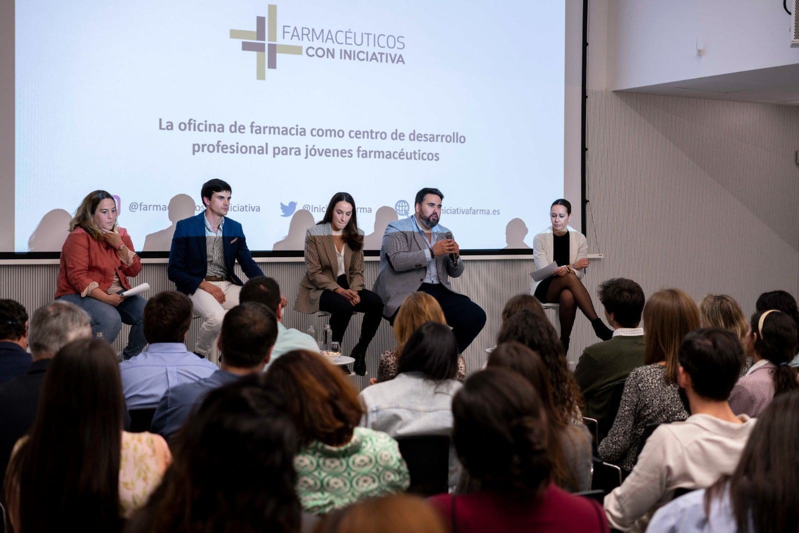 La oficina de farmacia, una salida profesional para los jóvenes farmaceúticos