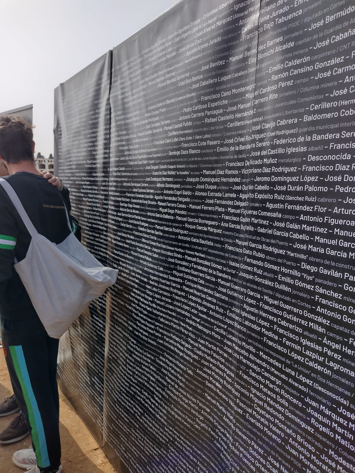 Memorial con el nombre de las víctimas represaliadas