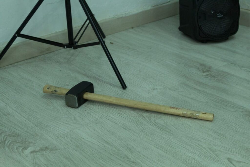 Maza utilizada por los ladrones y abandaonada en su huida. | TuPeriódico