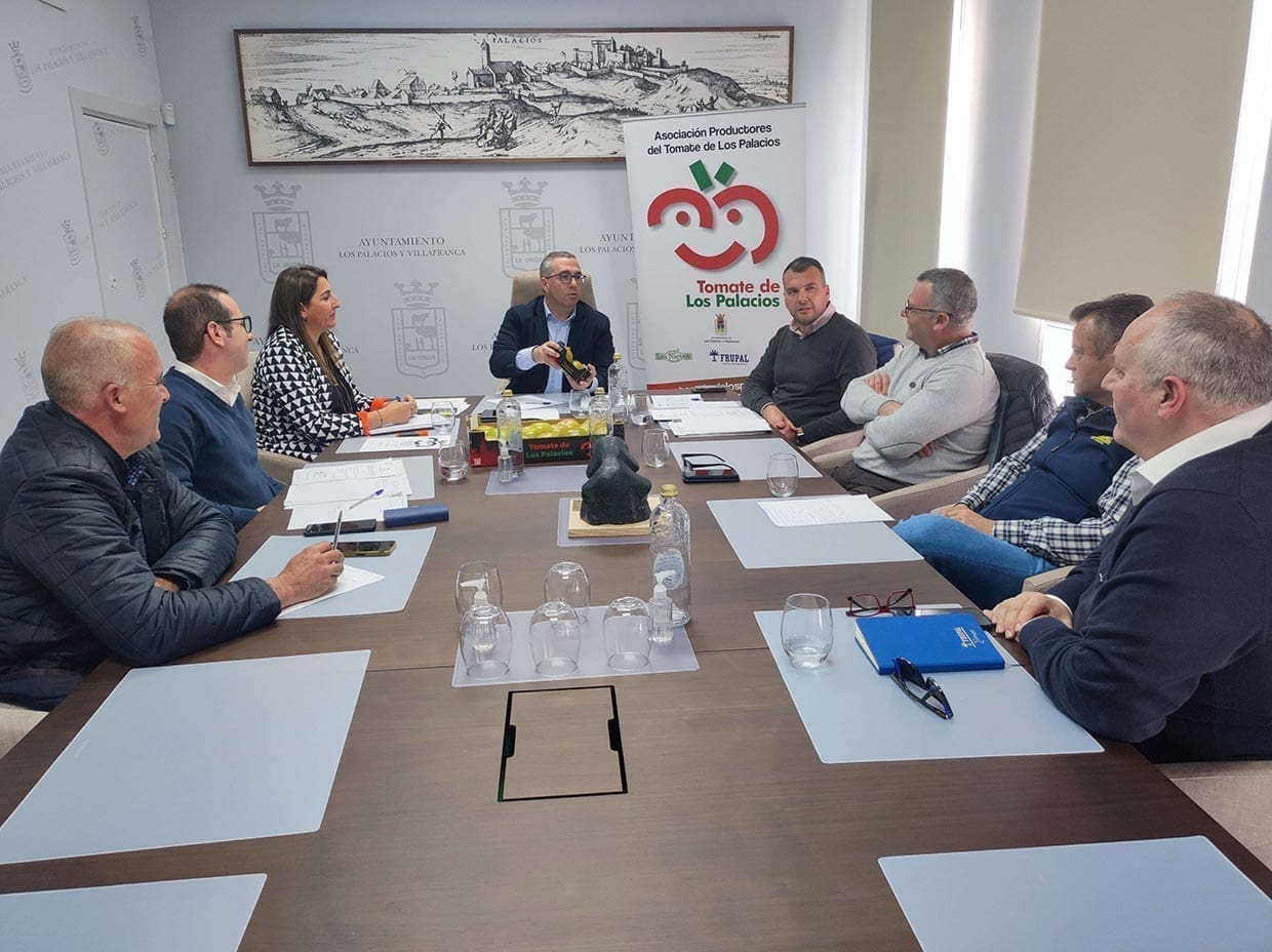 Reunión con la junta directiva de la asociación de productores del tomate de Los Palacios