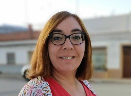 La líder de la confluencia de izquierdas en Utrera propone la congelación de impuestos como el IBI y rebajar el de los vehículos sostenible