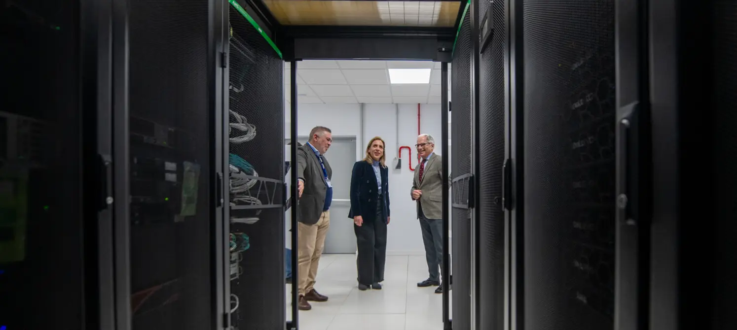 La presidenta de Diputación de Cádiz presenta el centro que dará soporte a la nube provincial