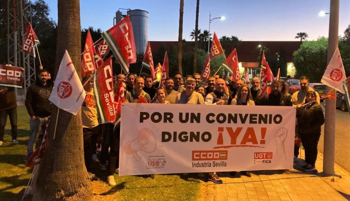 CCOO exige a Coca-Cola la actualización salarial en el convenio de su fábrica de La Rinconada