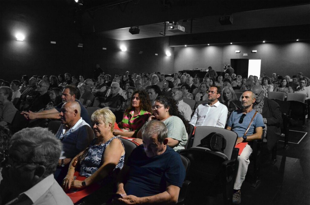 Algunos de los integrantes de la confluencia, en el acto memorialista de homenaje a los militantes antifranquistas