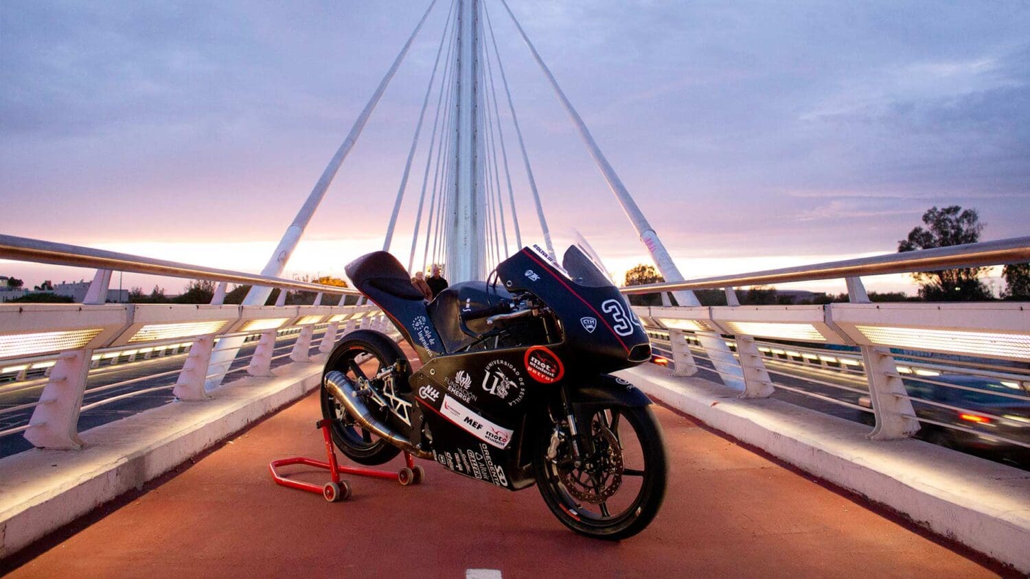 La Universidad de Sevilla presenta su segundo prototipo de moto eléctrica para competir contra universidades de todo el mundo