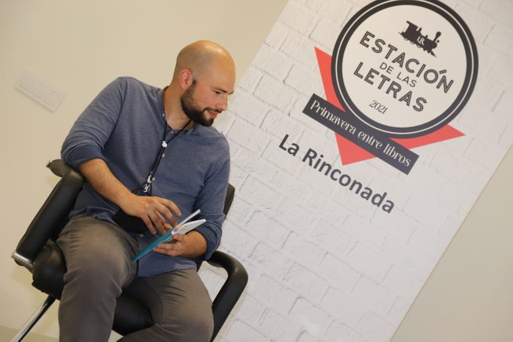 «Busco que cuando el lector diga: descubrí algo» Miguel Ángel Checa.