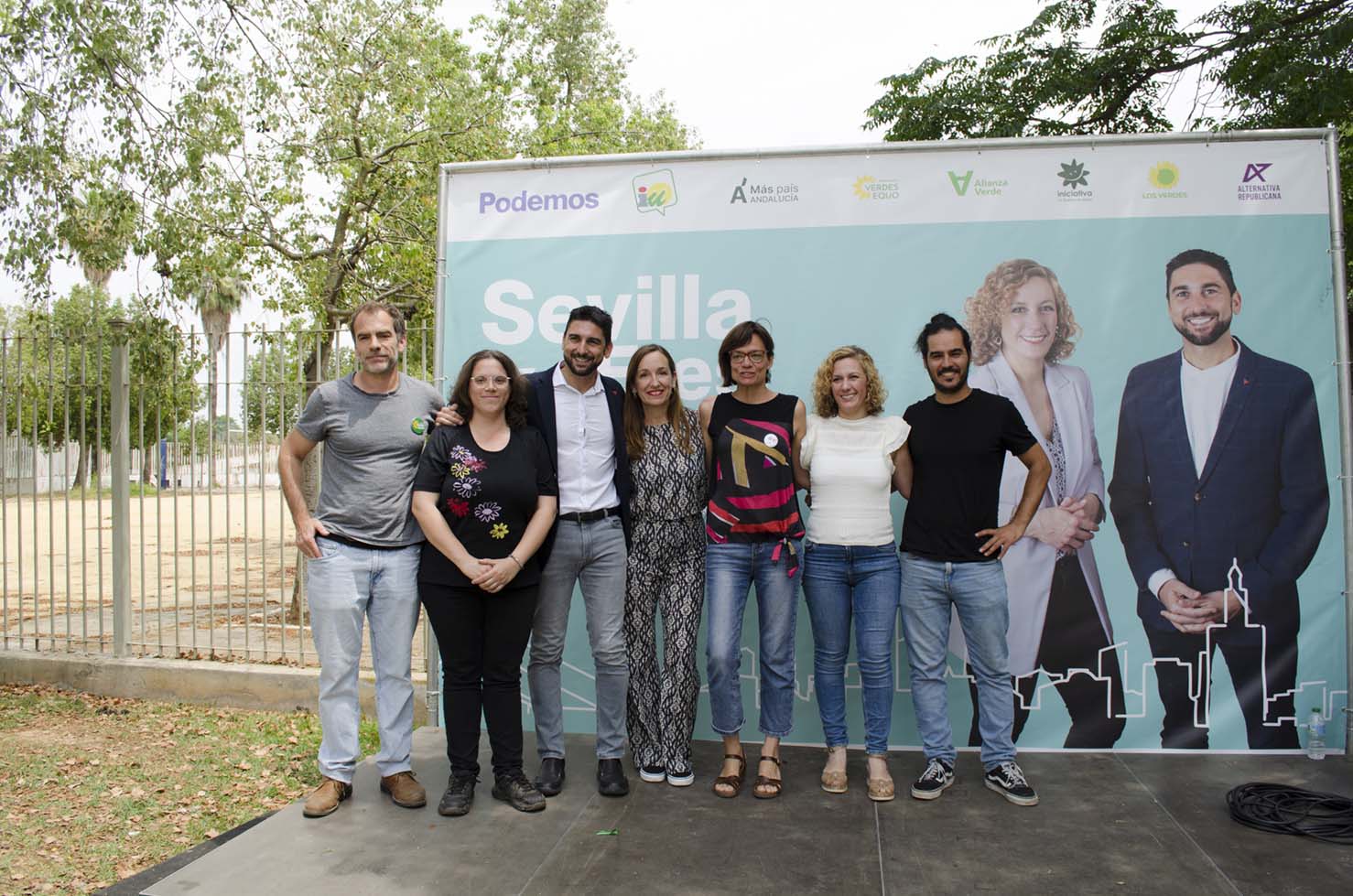El curioso y armónico mitin de la candidata de la confluencia de izquierda en Mairena del Aljarafe
