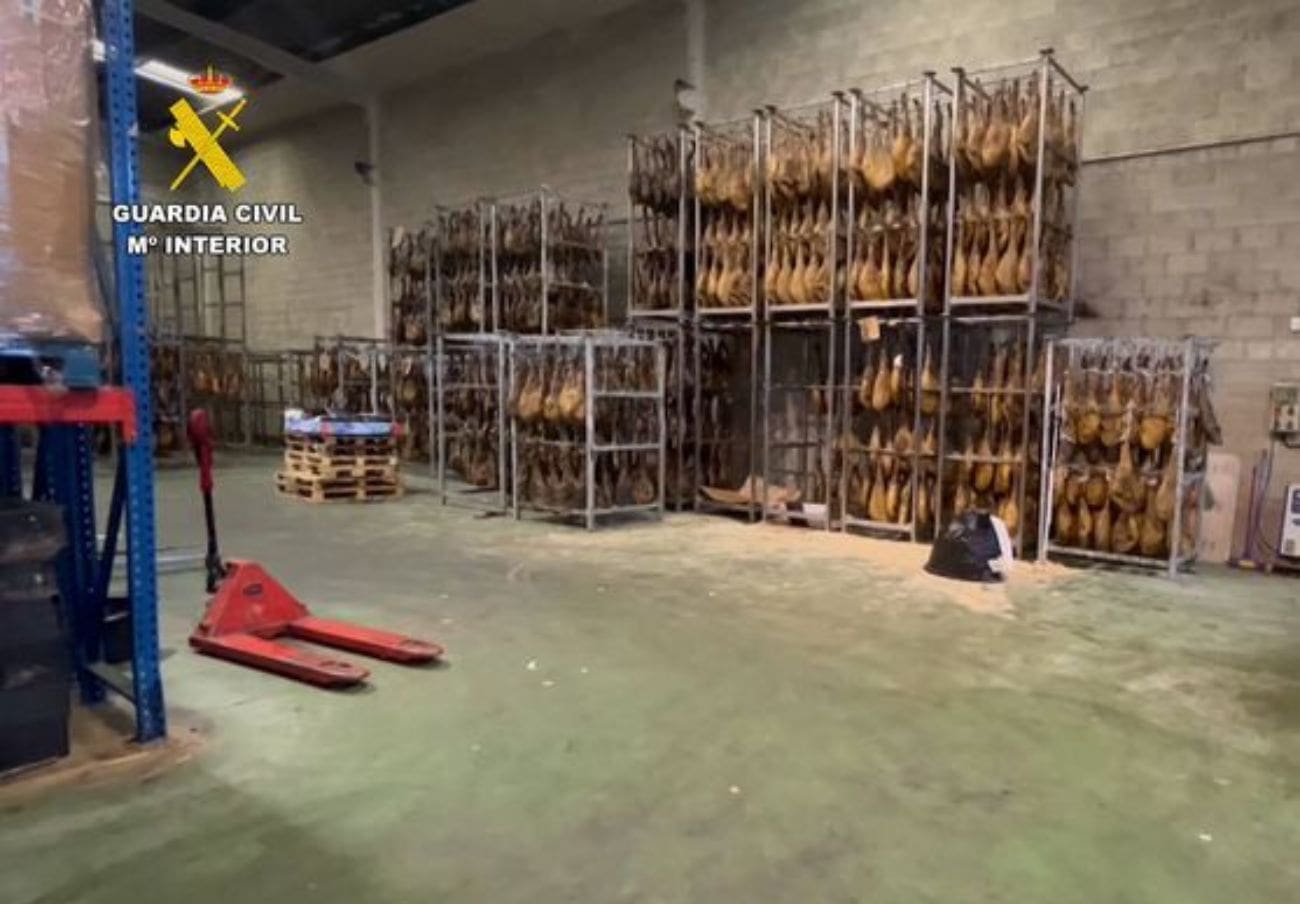 FACUA pide a la Junta que informe de los jamones y productos cárnicos retirados del mercado