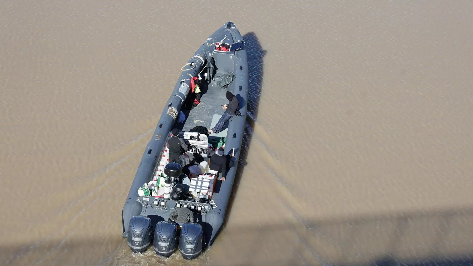 Choque entre una narcolancha y otra embarcación en el Guadalquivir