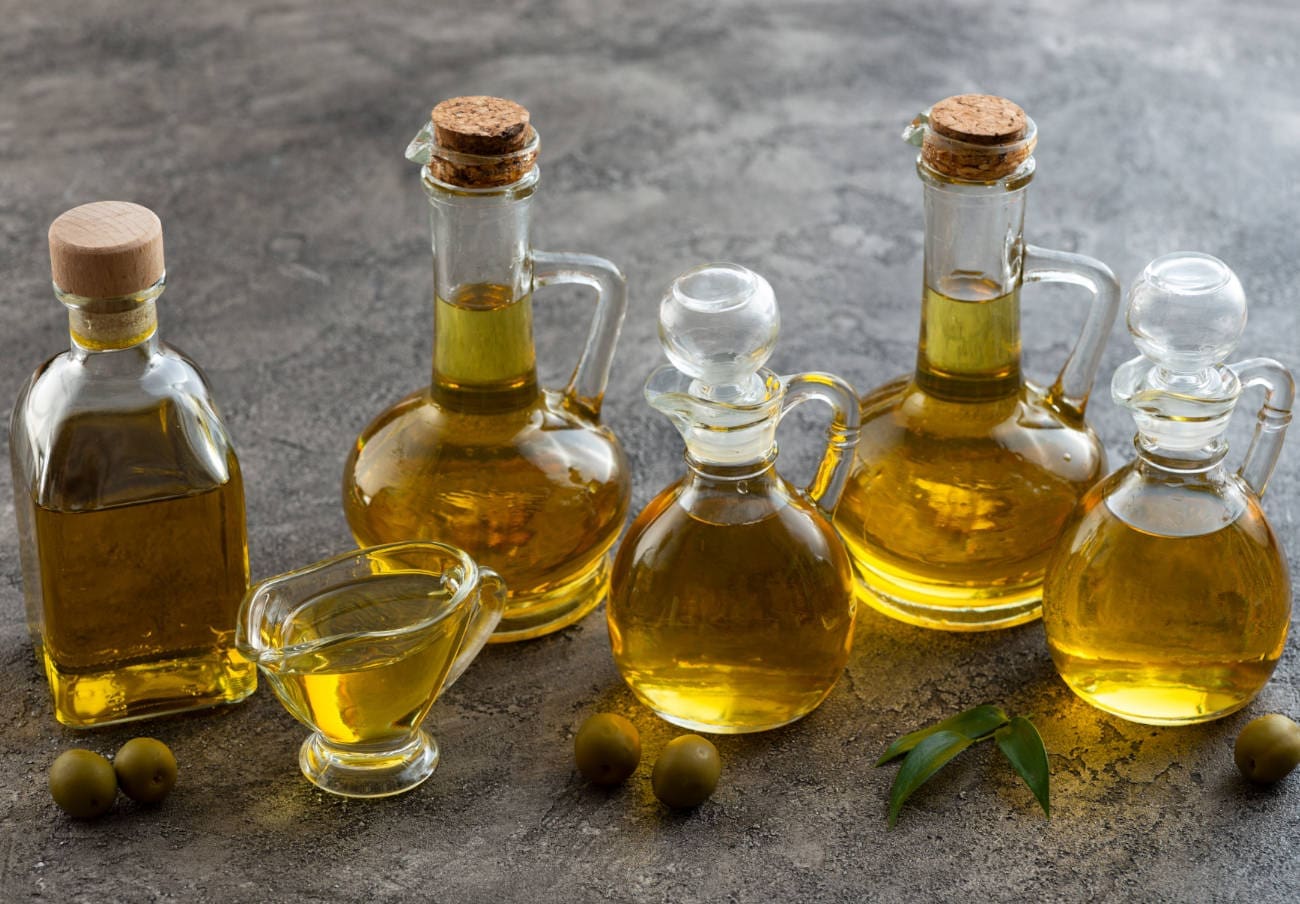 La misma marca de aceite de oliva virgen extra cuesta hasta un 45% más en función del supermercado