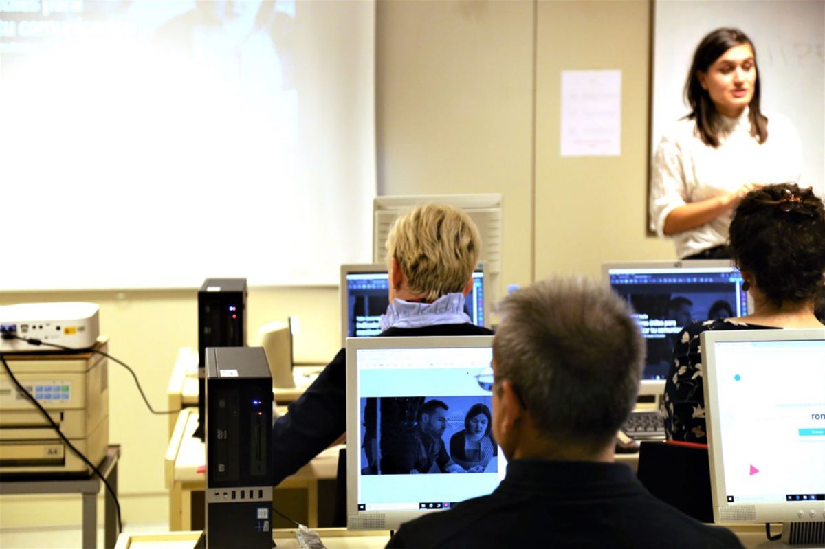 El paro desciende en Andalucía en el mes de abril