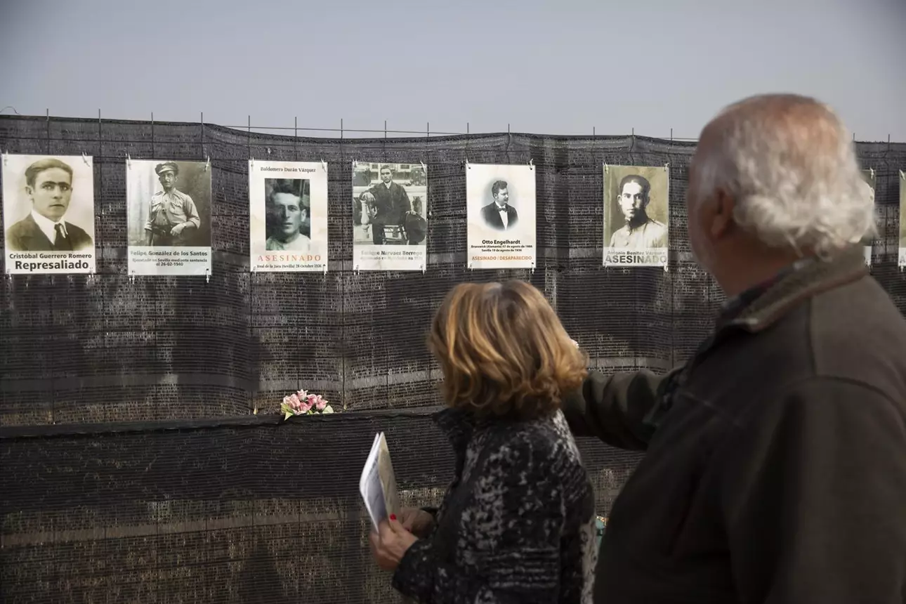 La fosa Monumento podría superar la estimación inicial de 7 440 cuerpos