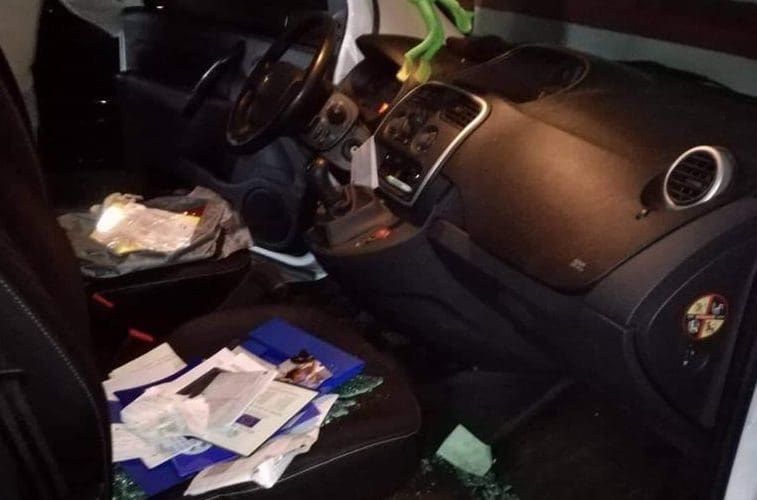 Vehículo abierto para sustraer en su interior. | Archivo