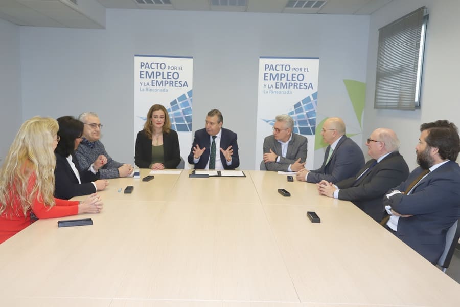 Rinconada firma un Pacto por el Empleo y la Empresa entre ayuntamiento y colectivos empresariales