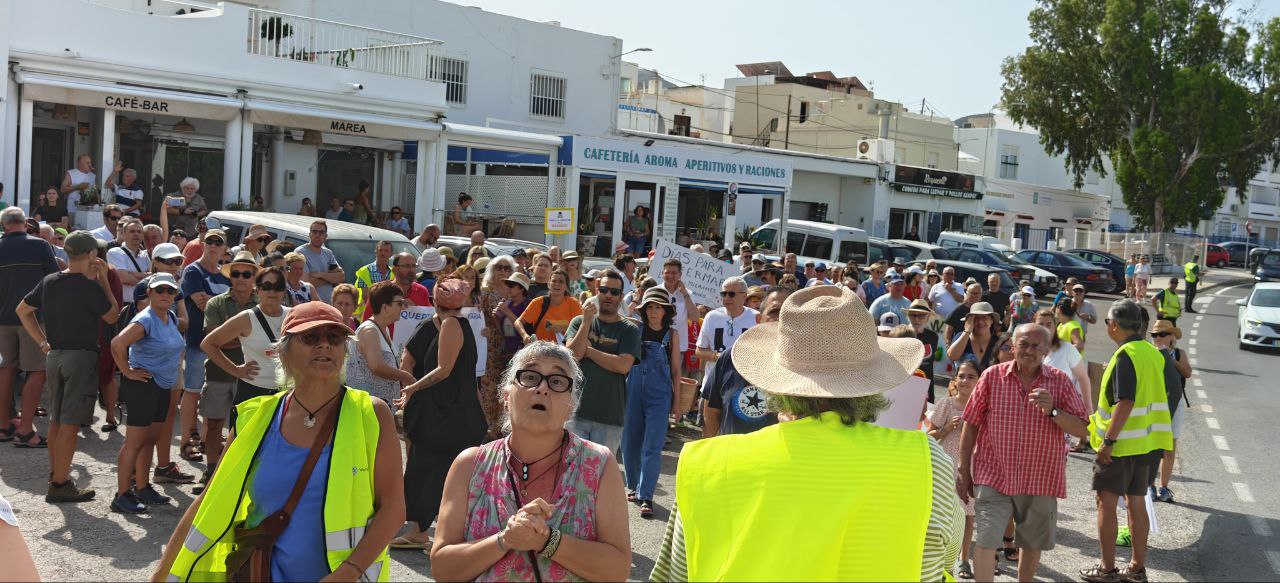 Podemos Almería acusa al subdelegado del Gobierno de coartar el derecho a la protesta frente al colapso sanitario en Níjar y Cabo de Gata