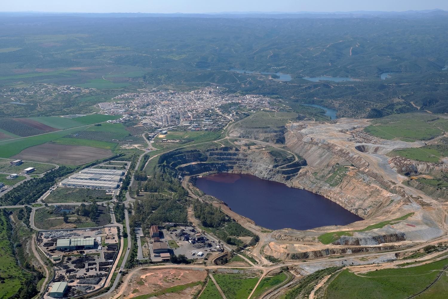 La reapertura de la mina de Aznalcóllar, un hotel en pleno Cabo de Gata y otras preocupaciones ecológicas