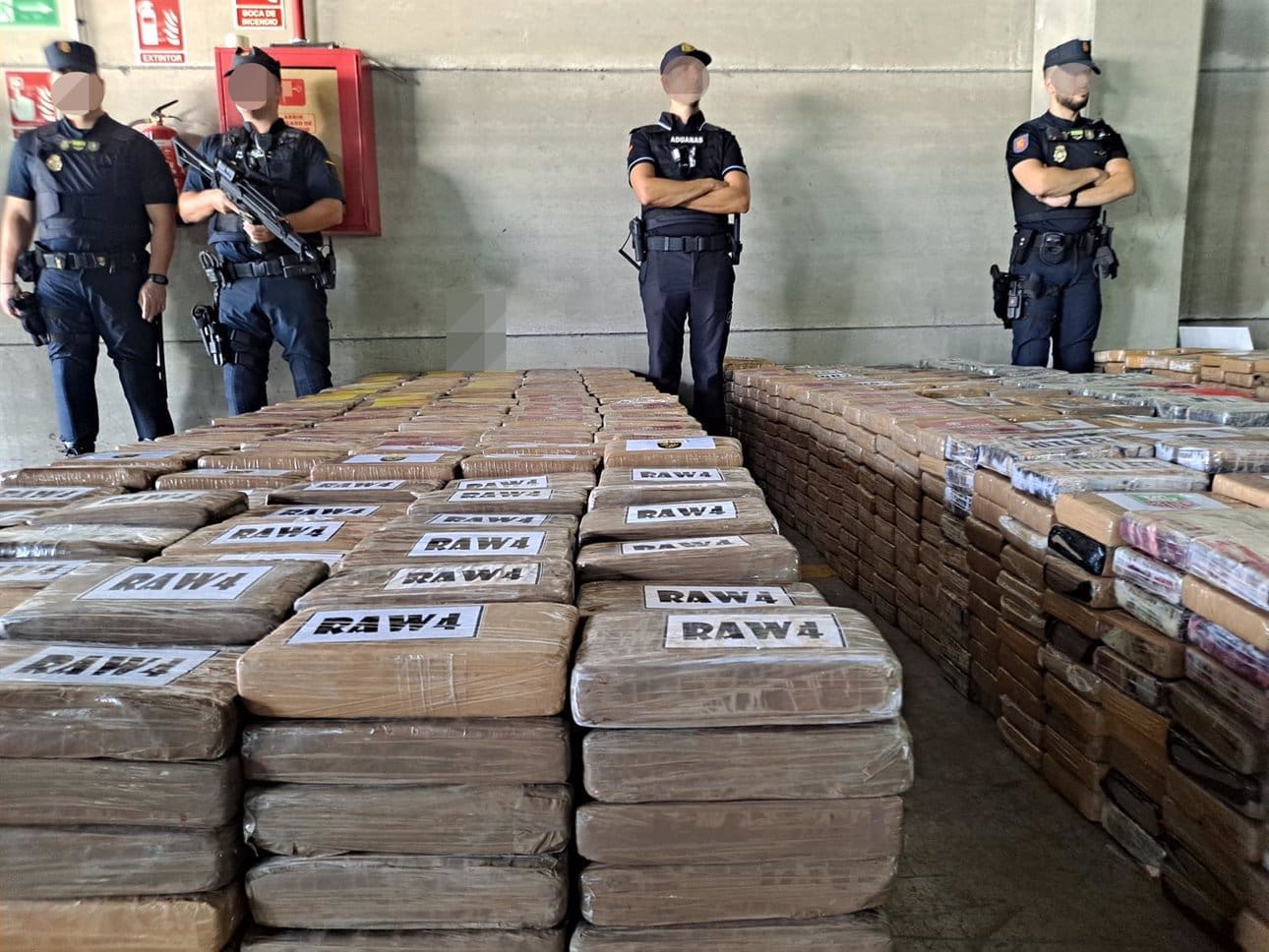 El fiscal confirma cárcel para los 3 agentes acusados de introducir 368 kilos de cocaína en Sevilla