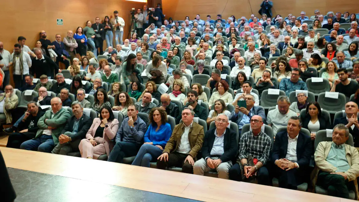 La plataforma de izquierdas que quiere aglutinar la mayoría social se da a conocer en sociedad