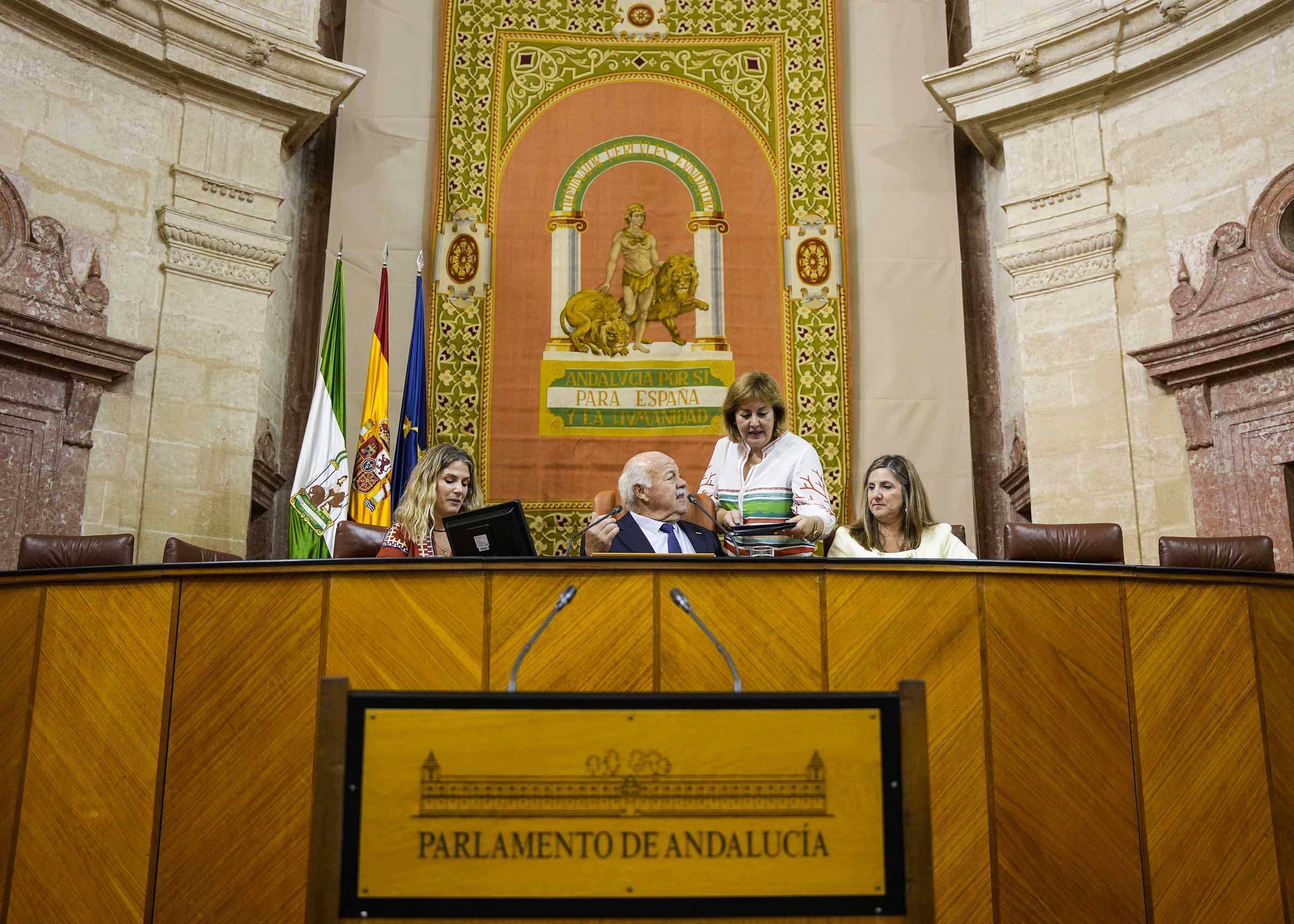 El Parlamento andaluz se cierra… incluso a la prensa