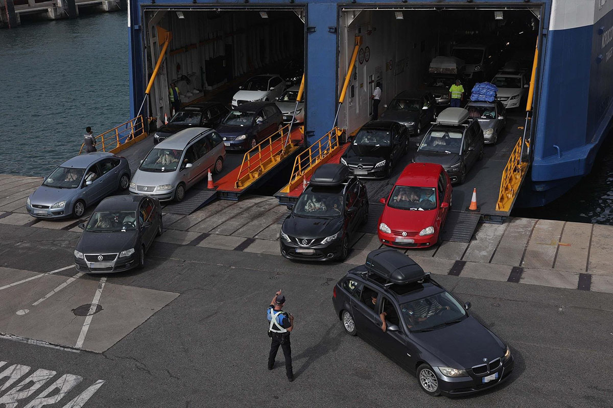 010825 operacion paso estrecho