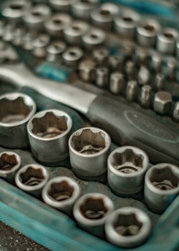 silver and black round coins