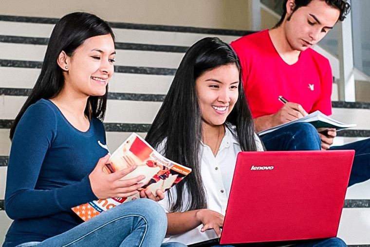 Formación para mujeres sobre homologación de títulos extranjeros en España