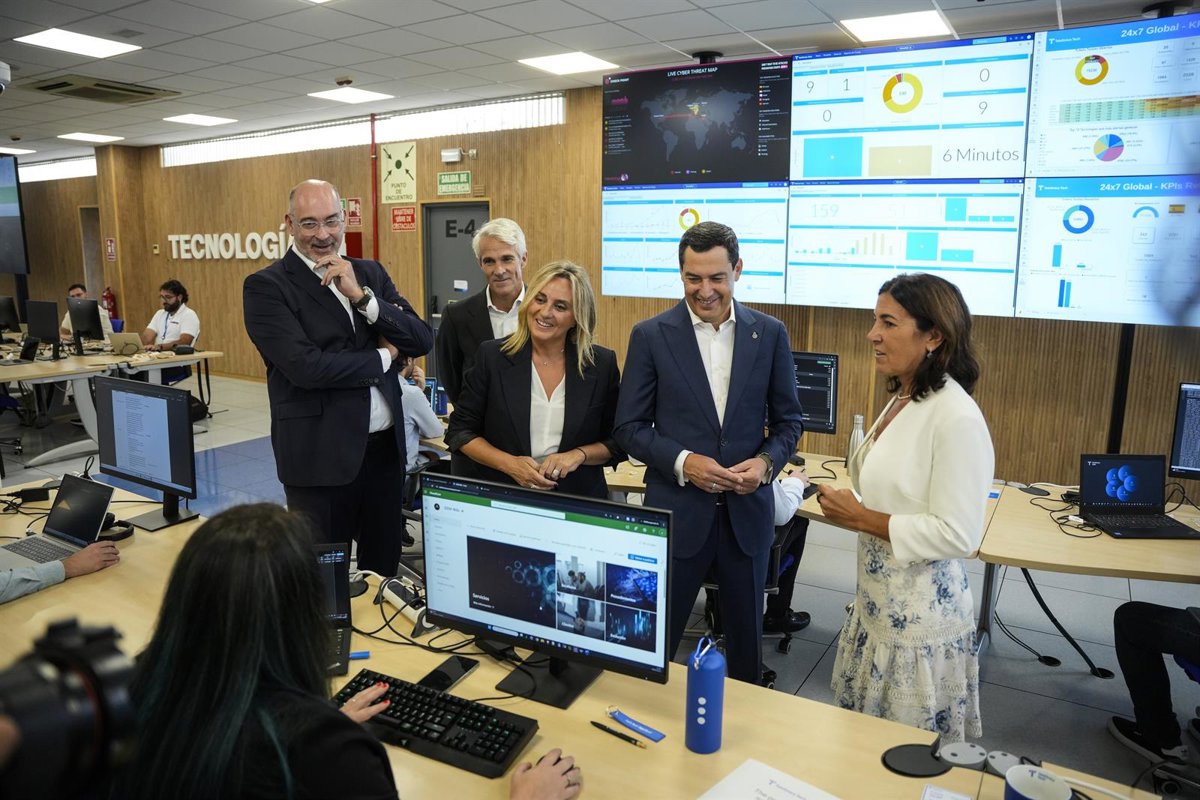 granada. moreno incide en el potencial tecnológico de la comunidad en la apertura del centro de talento de telefónica