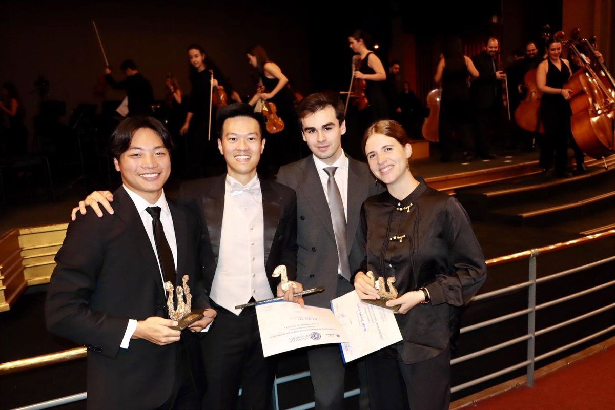 El V Concurso Internacional de Dirección de Orquesta de la Universidad de Almería corona al estadounidense Harris Han