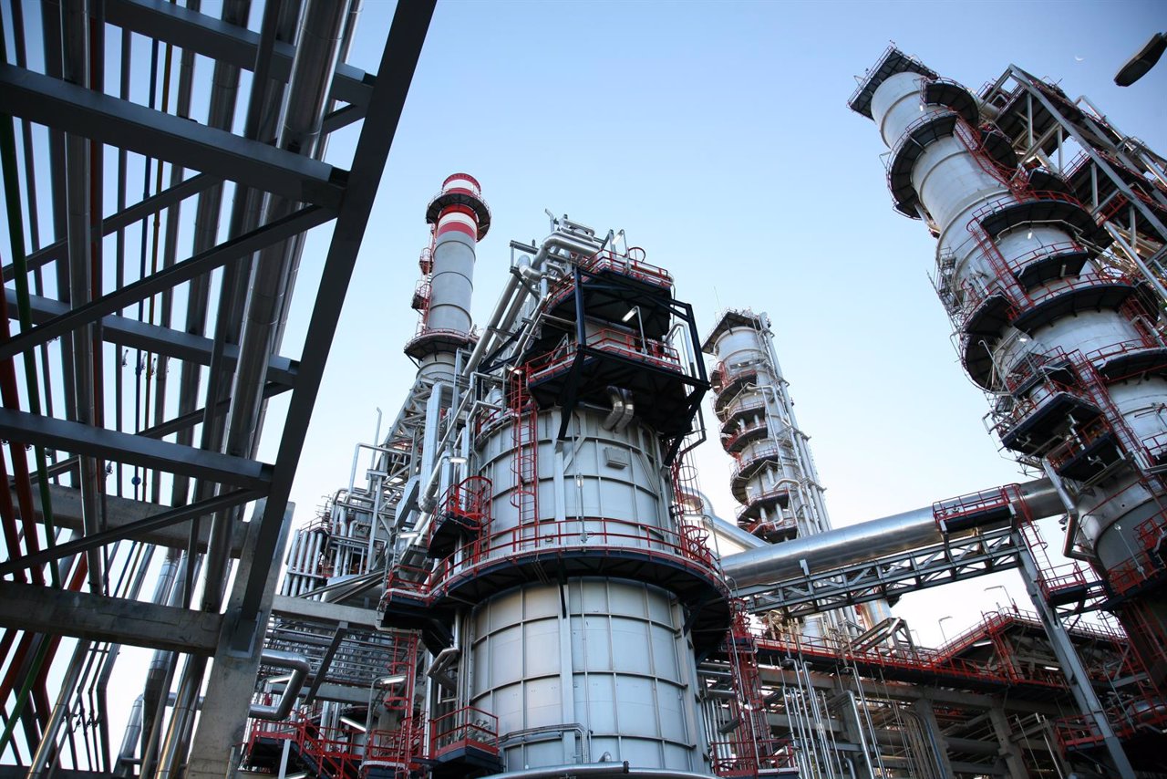 El conflicto silenciado de la refinería: Exopetrol y Cepsa