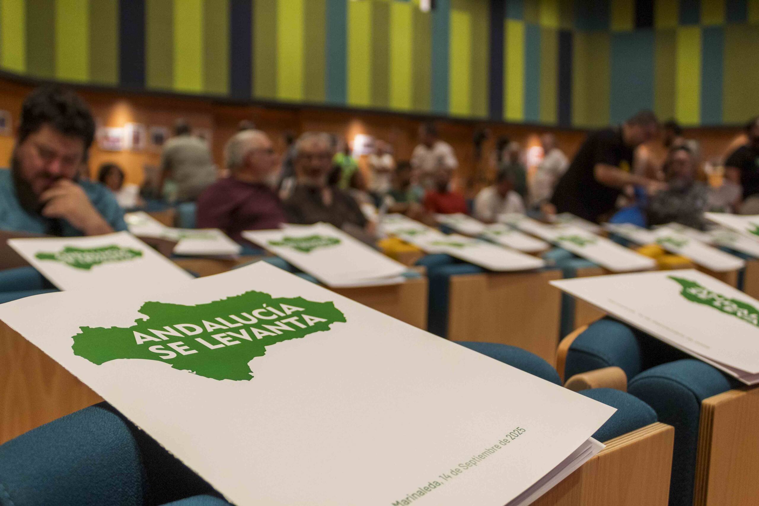 Andalucía se levanta. Crónica gráfica de la Asamblea en Marinaleda