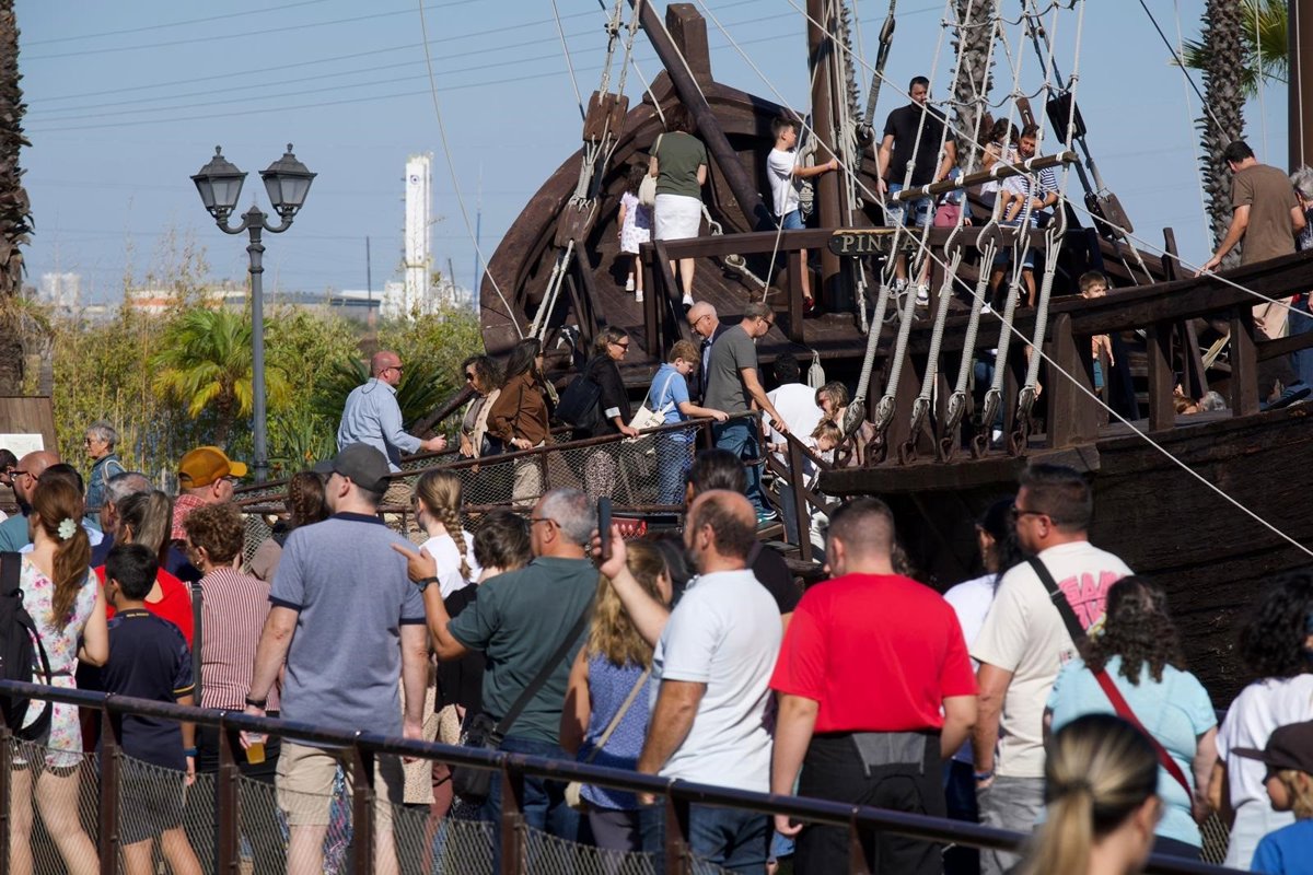 huelva. más de 15.800 visitantes en las jornadas de puertas abiertas en el muelle de las carabelas este fin de semana
