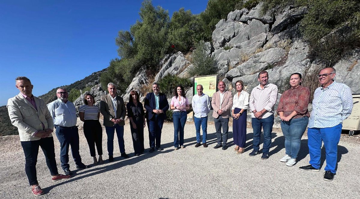 málaga. el psoe pide a la diputación que mejore el entorno y el acceso a la cueva de la pileta en benaoján
