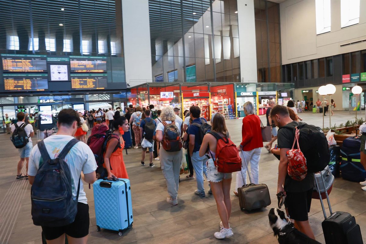 sevilla. retrasos en los trenes de alta velocidad que circulan por sevilla por la avería de un ave en majarabique