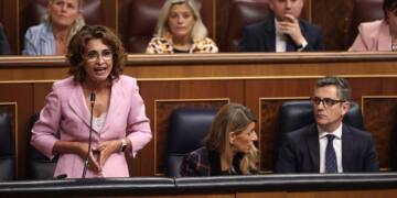 montero acusa a la junta de "mentir" sobre desaparición de pruebas y urge actuar ante la "mayor crisis de la sanidad"