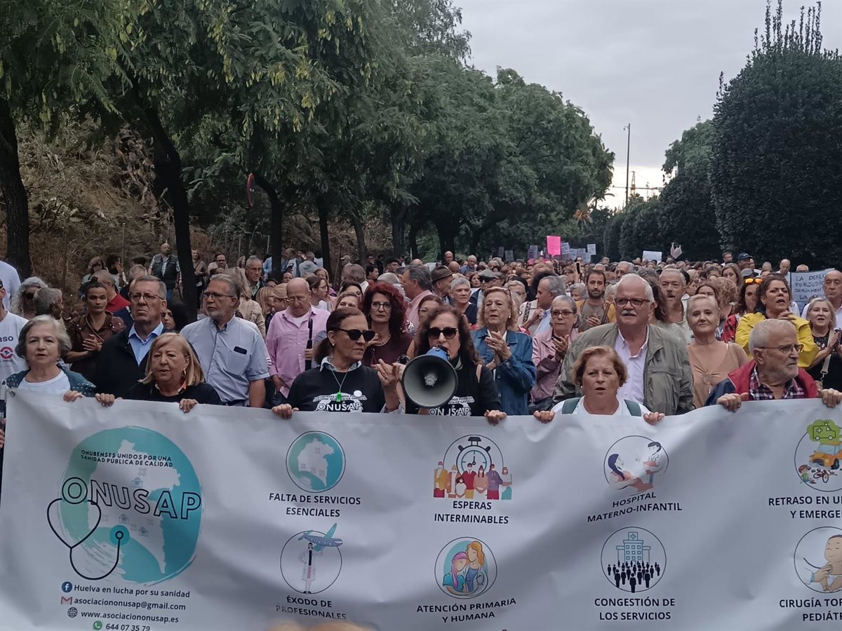 huelva. el psoe destaca que con la "multitudinaria" manifestación por la sanidad los onubenses "han dicho basta ya"