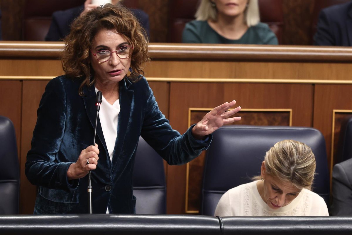 almería. montero critica la respuesta de moreno al 'caso mascarillas': "lleva cinco años investigándose y no sabe nada"