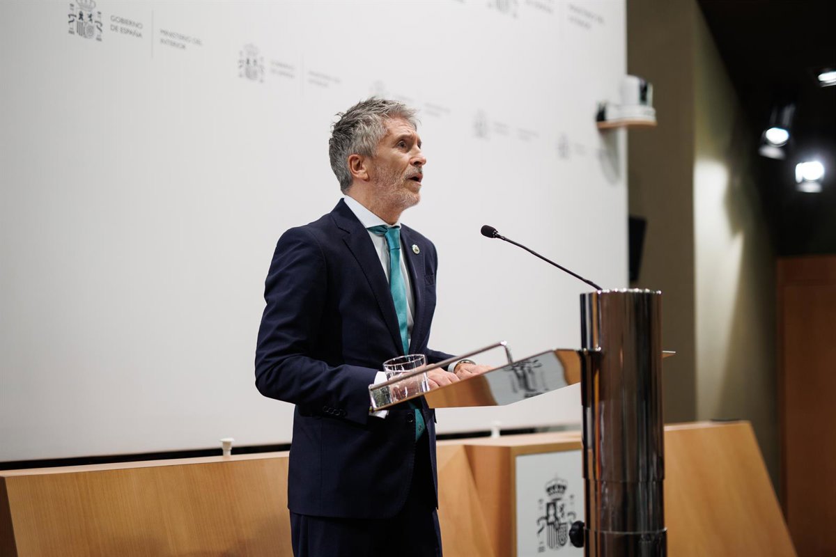 la comisión de peticiones del pe pide a marlaska comparecer en enero por las condiciones de la guardia civil en barbate