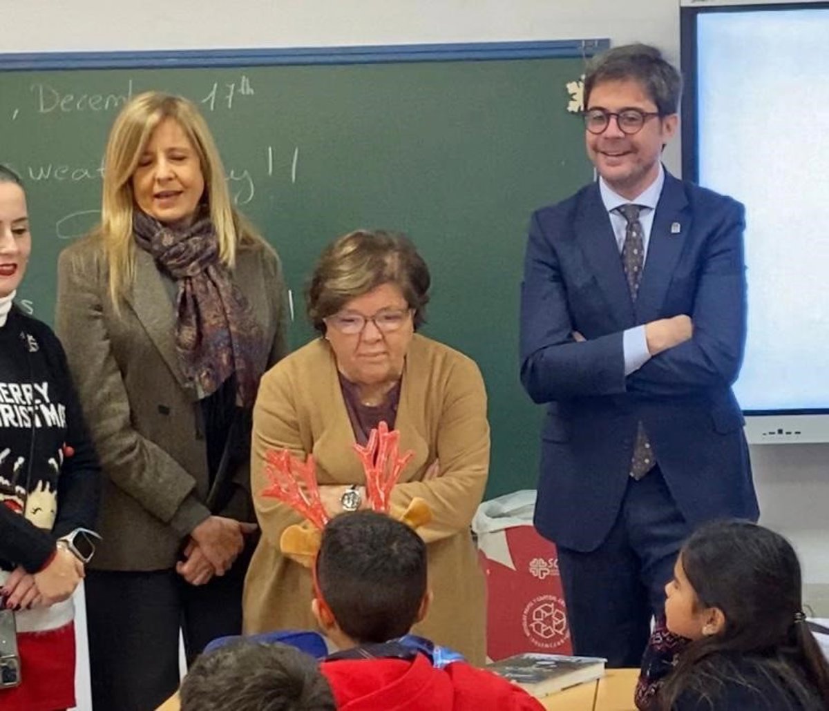 córdoba. la junta destaca que el mejor regalo para niños y niñas esta navidad es el "ejemplo en igualdad"