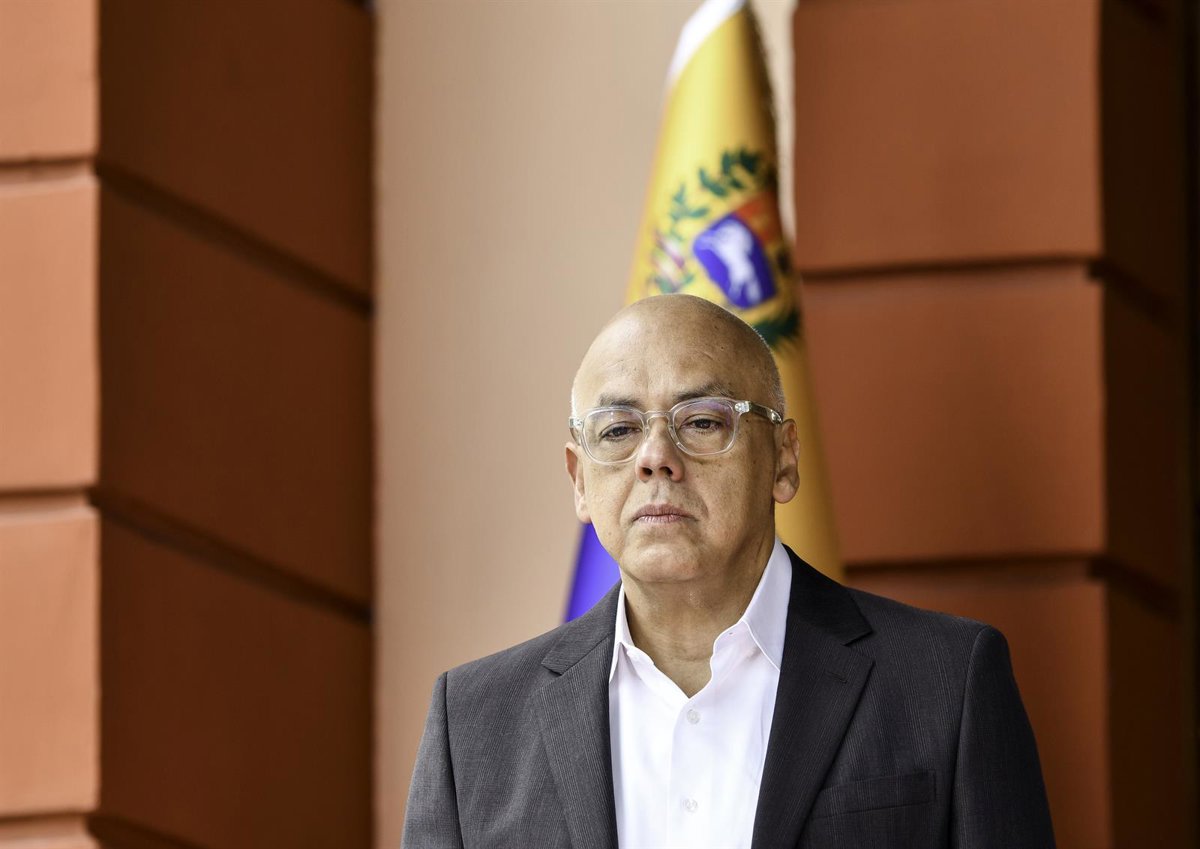 Gobierno y oposición en Venezuela extienden la mesa de diálogo para abordar la libertad de expresión