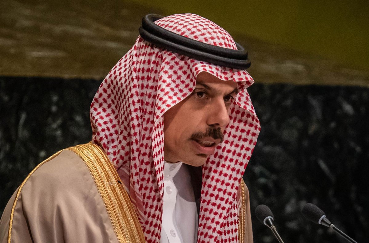 Arabia Saudí pide que el estrecho de Ormuz vuelva a la situación anterior a la guerra