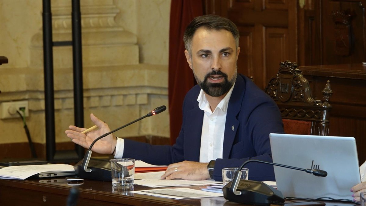 PSOE exige a De la Torre que explique por qué «no actuó antes ante los problemas» de Ferson