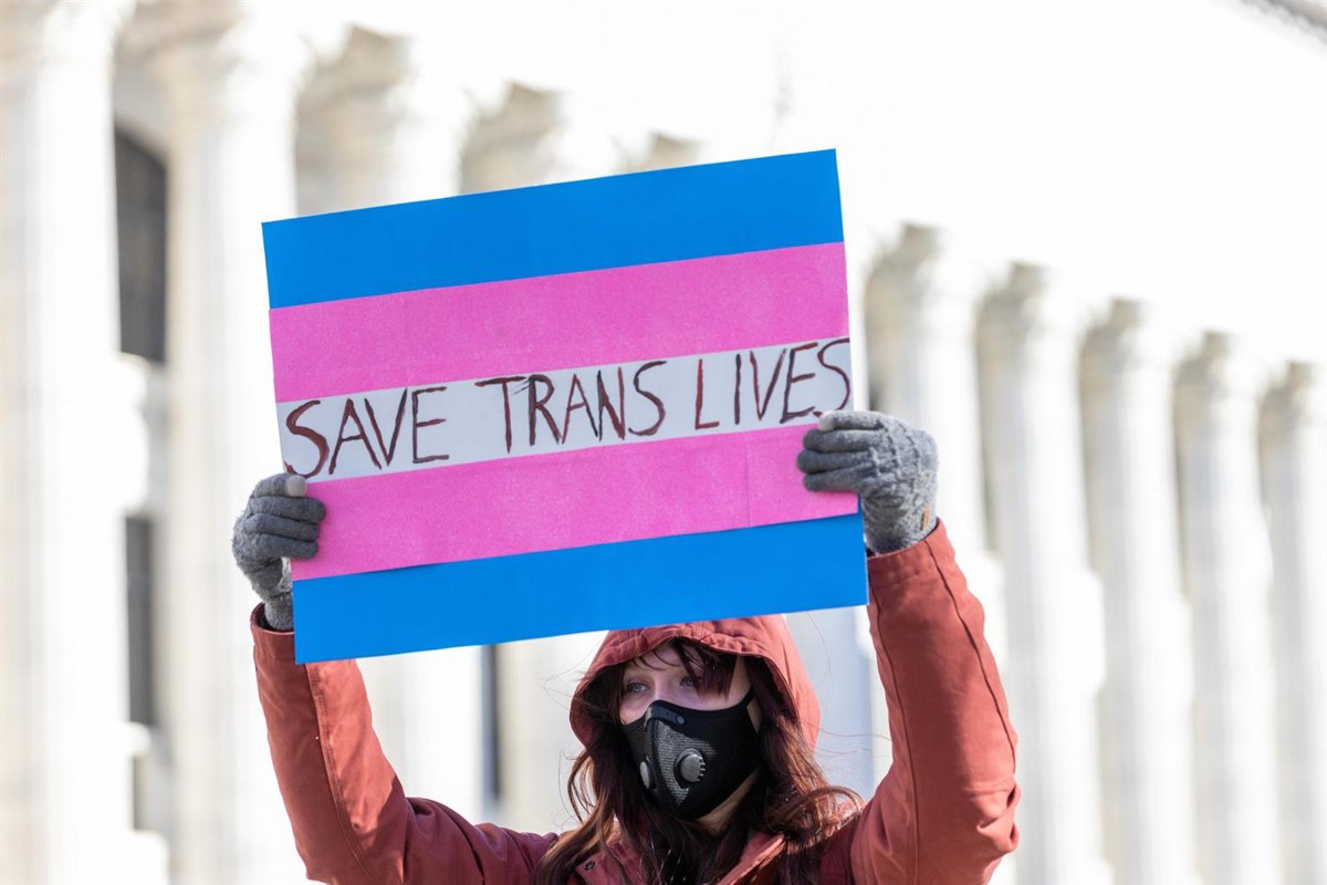 El Supremo de EEUU mantiene el tratamiento hormonal para reclusos transgénero en un nuevo revés a Trump
