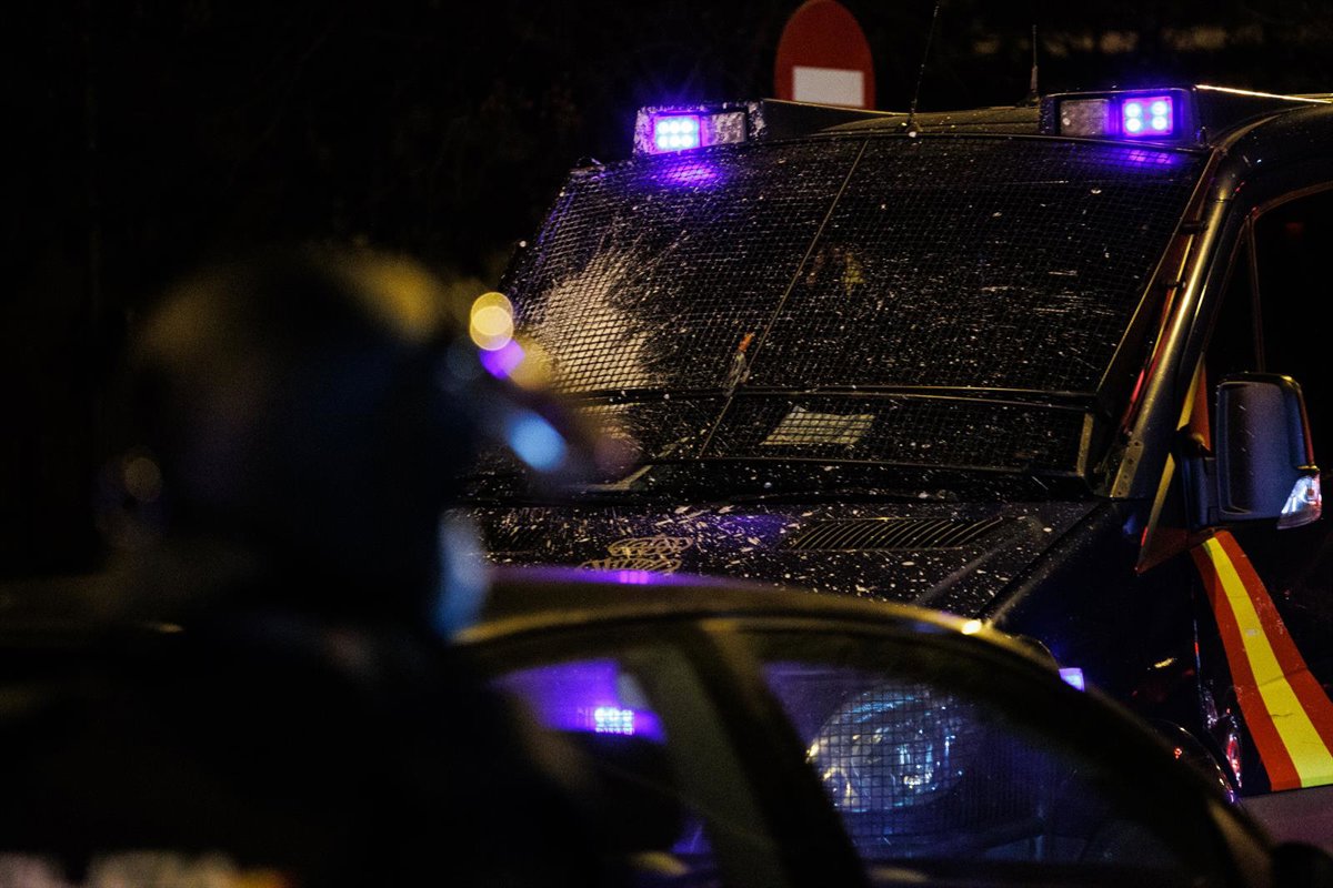 Cargas policiales contra los manifestantes en el Ministerio de Transportes por el accidente ferroviario